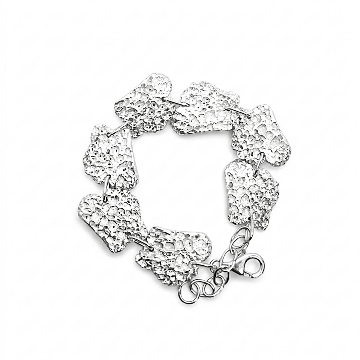 925 sterling silver bracelet with the textures from shell fragments. Design by Inês Almeida