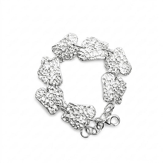925 sterling silver bracelet with the textures from shell fragments. Design by Inês Almeida