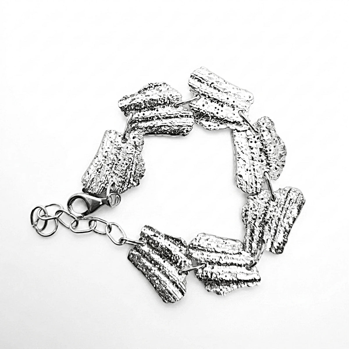925 sterling silver bracelet with the textures from shell fragments. Design by Inês Almeida