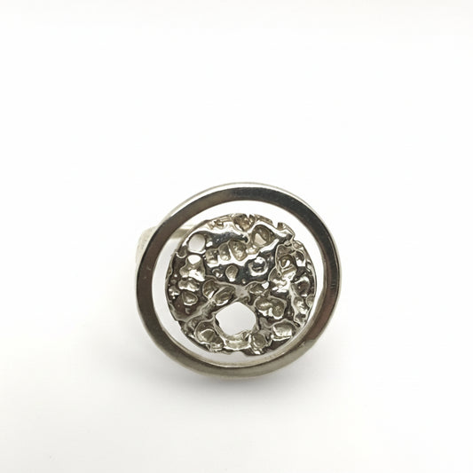 925 sterling silver ring with the texture from a conch shell. Design by Inês Almeida