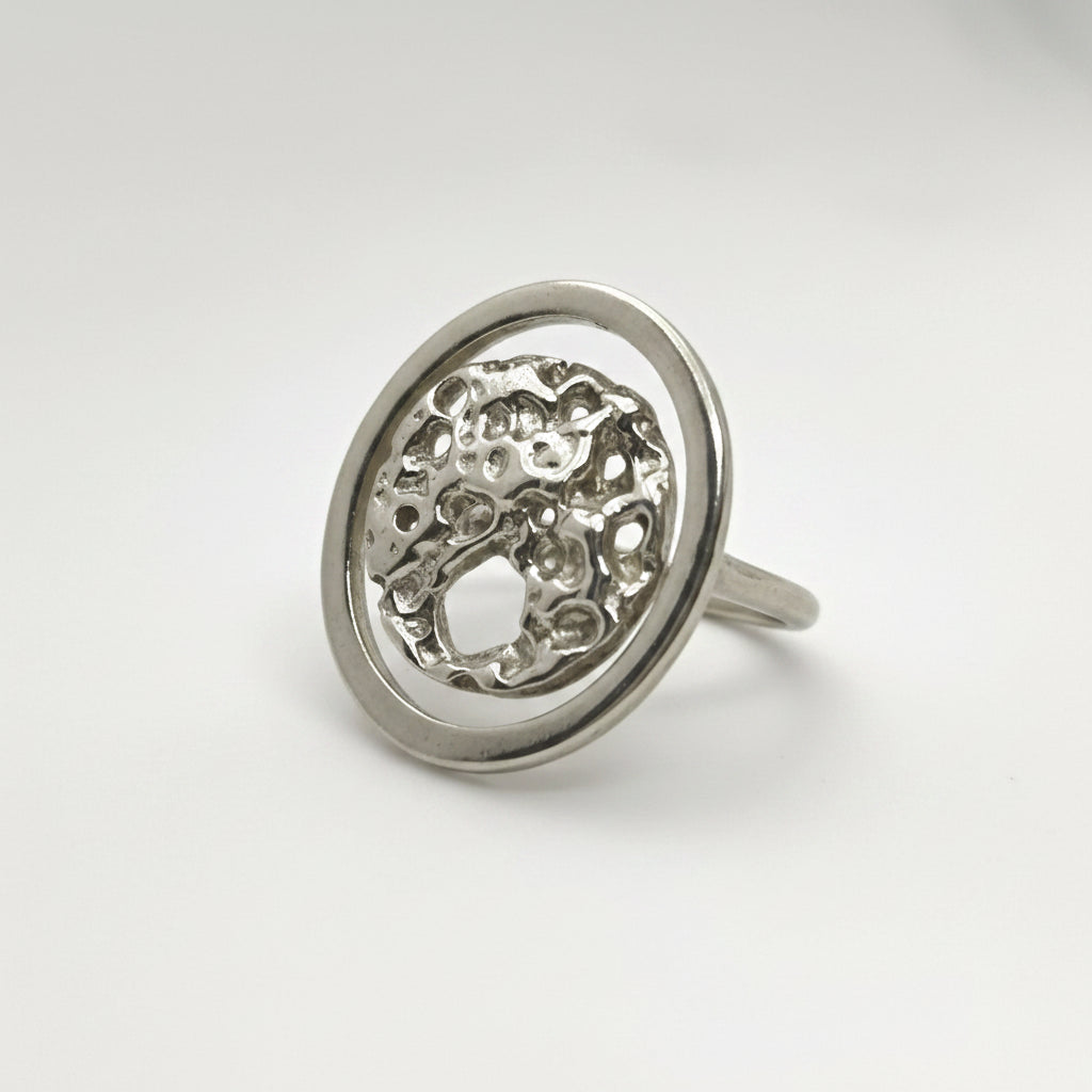 925 sterling silver ring with the texture from a conch shell. Design by Inês Almeida