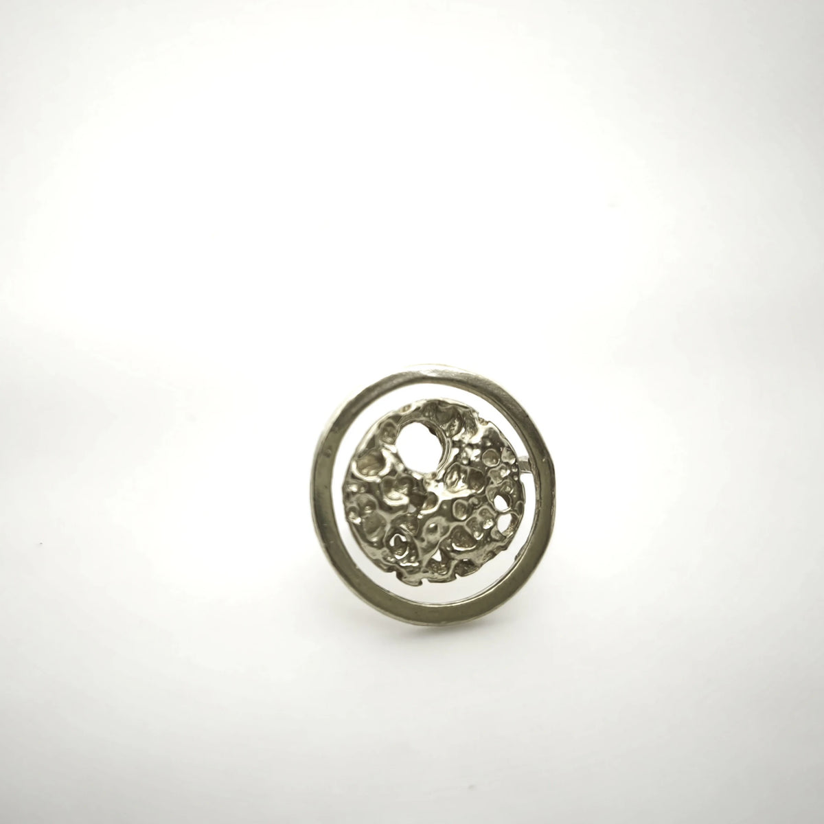 925 sterling silver ring with the texture from a conch shell. Design by Inês Almeida