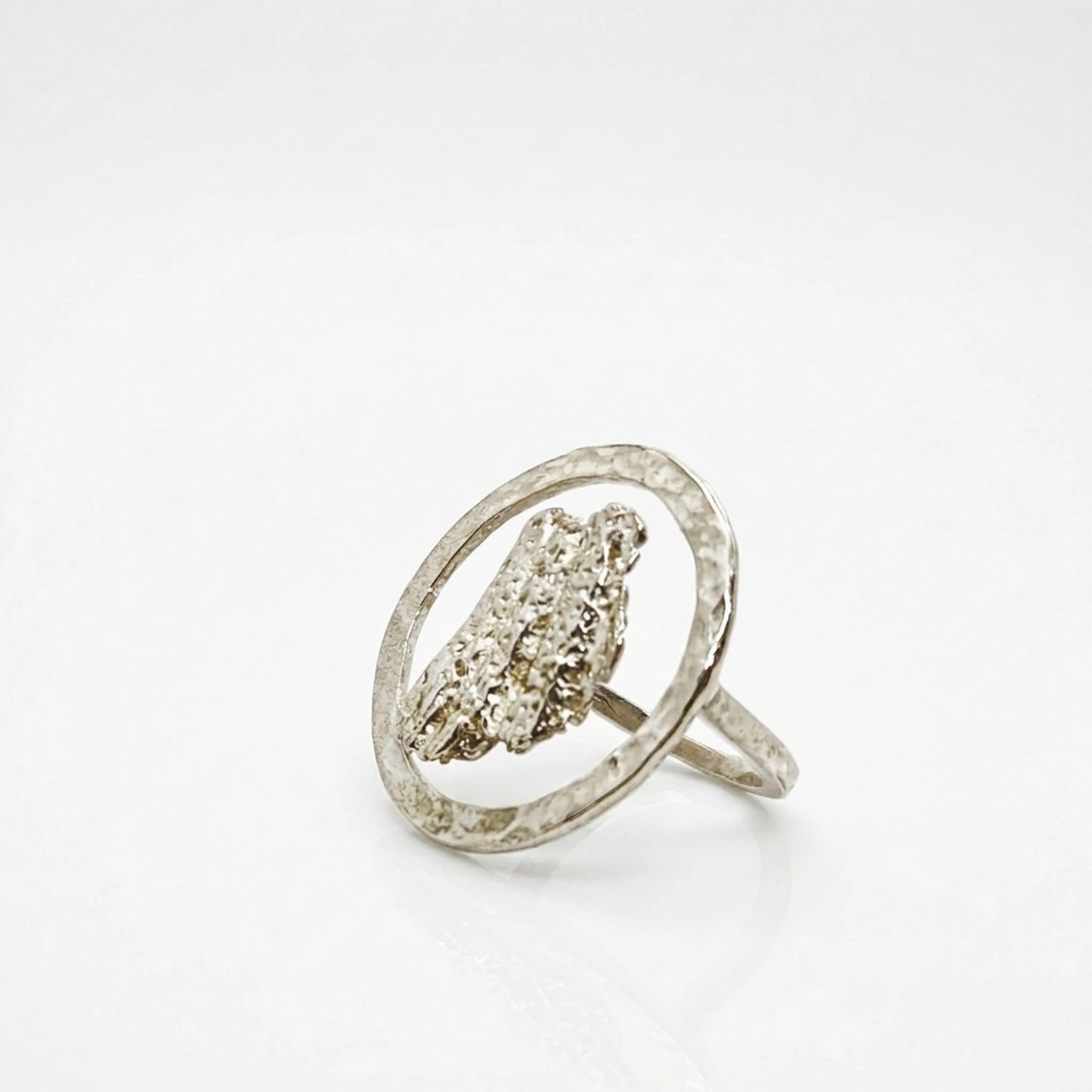 925 sterling silver ring with the texture from a shell. Design by Inês Almeida