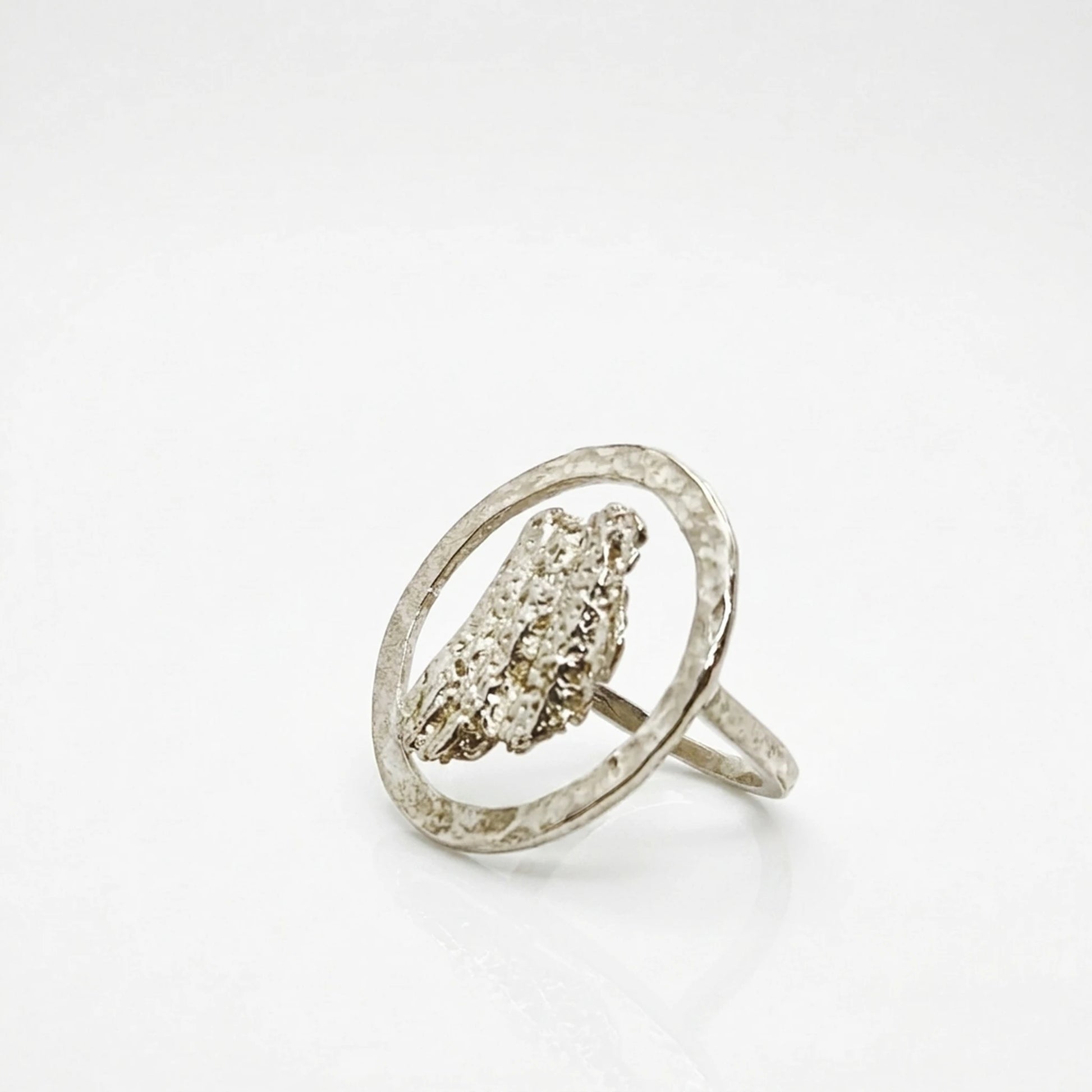 925 sterling silver ring with the texture from a shell. Design by Inês Almeida