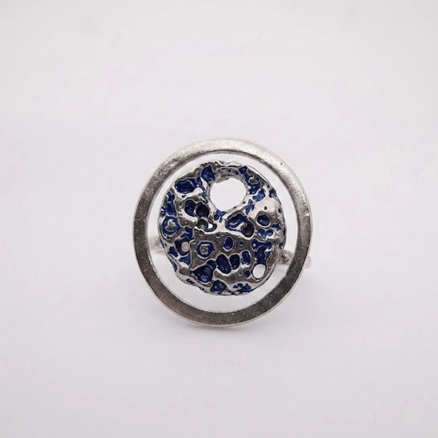 925 sterling silver blue ring with the texture from a conch. Design by Inês Almeida